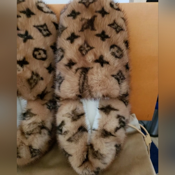 Louis Vuitton Sleeper Fur Flats Natural Color 40EU Limited Edition - Picture 11 of 16